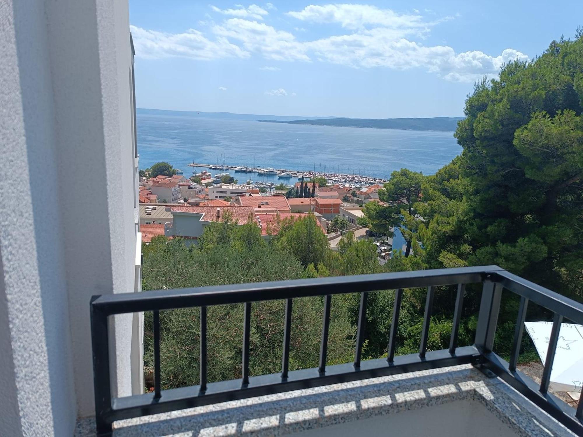 Apartments Maris Baska Voda Bagian luar foto